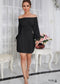 Vestido corto negro con hombros descubiertos